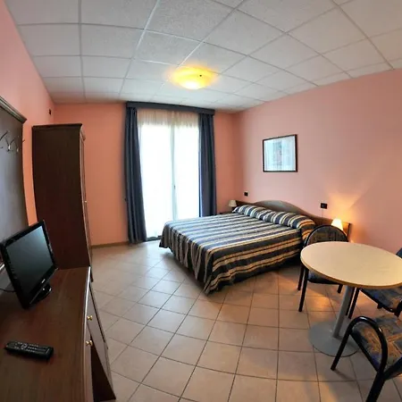 Semesterpark Happy Camping Village 4*
