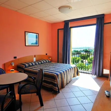 Semesterpark Happy Camping Village 4*