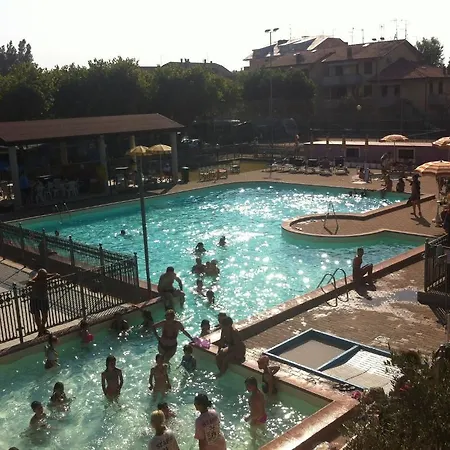Happy Camping Village Semesterpark 4*