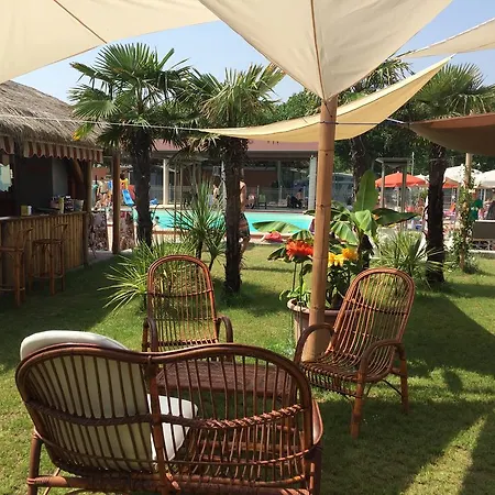 База відпочинку Happy Camping Village 4*